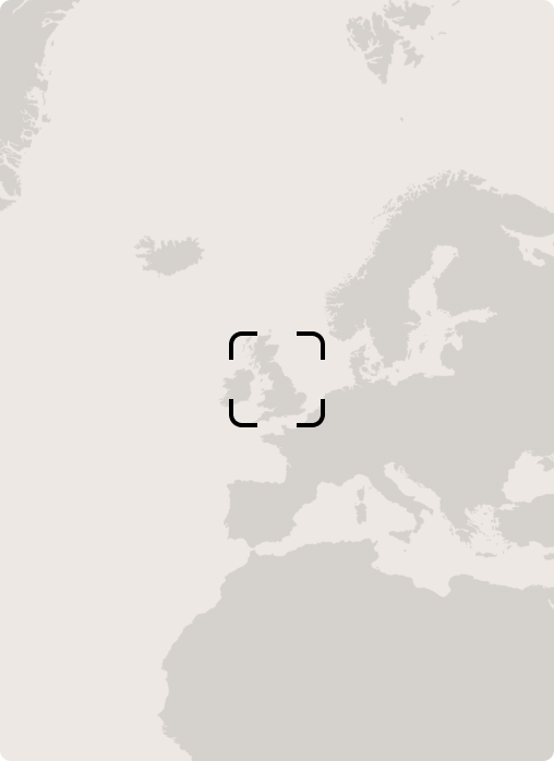 Map view centered on the North Atlantic near Europe, with a camera focus frame in the middle.